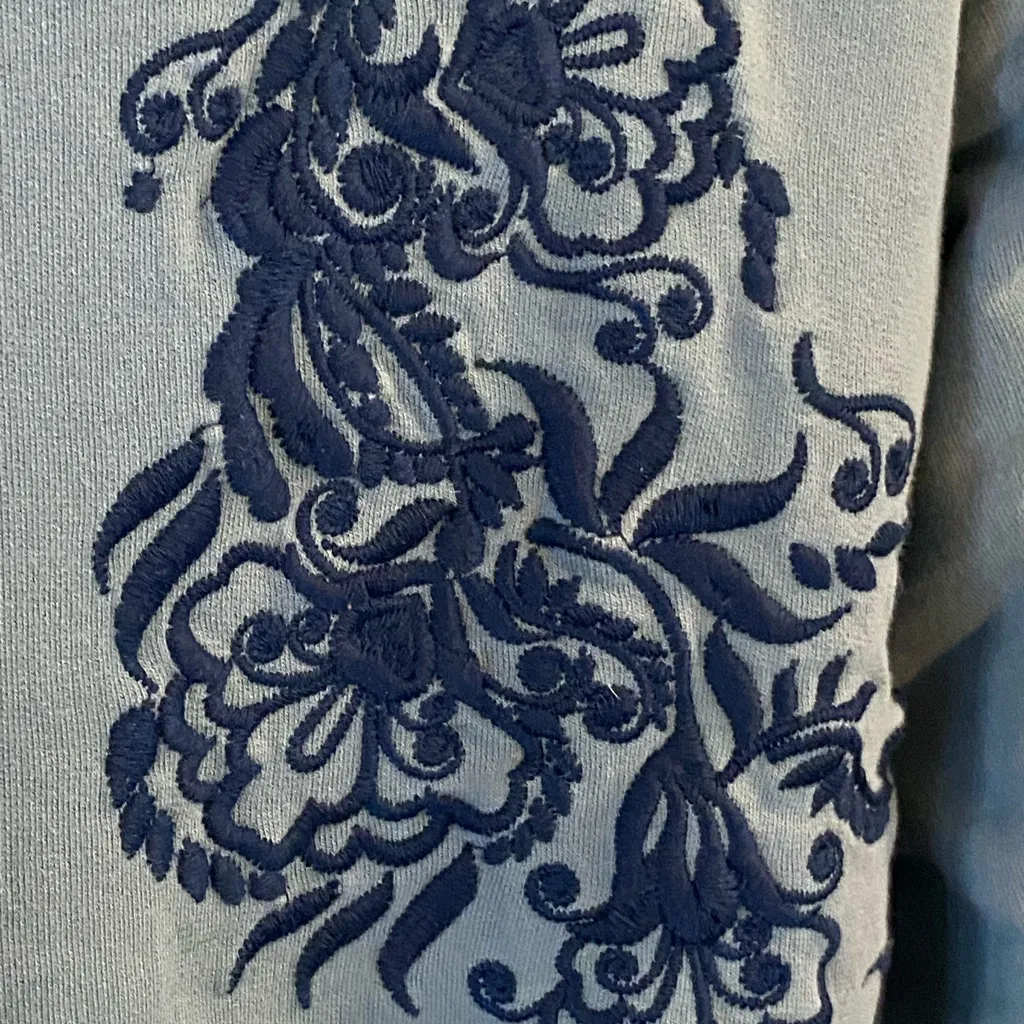 Calvin klein Floral embroidered blue pearl embellished sweatshirt cottagecore - Image 2