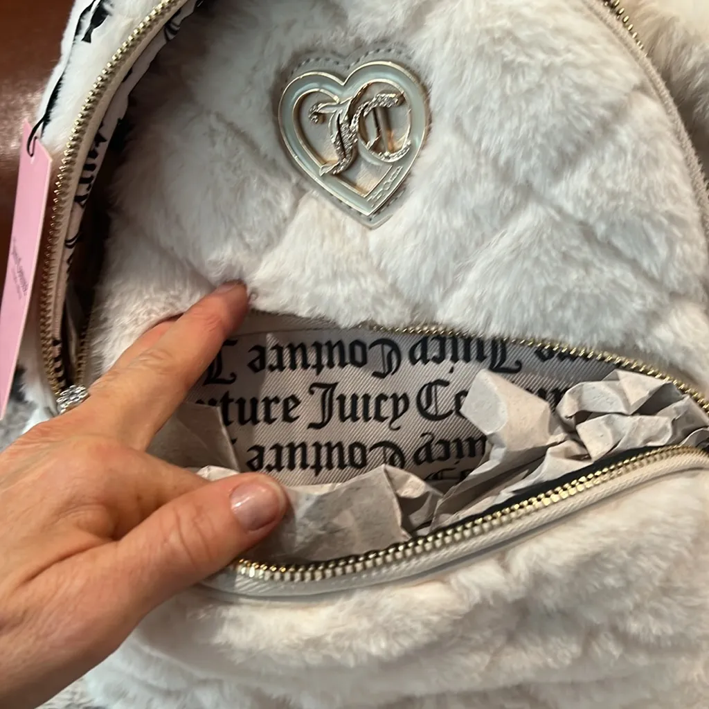 💖Juicy Couture Let's get cozy Backpack - Image 10