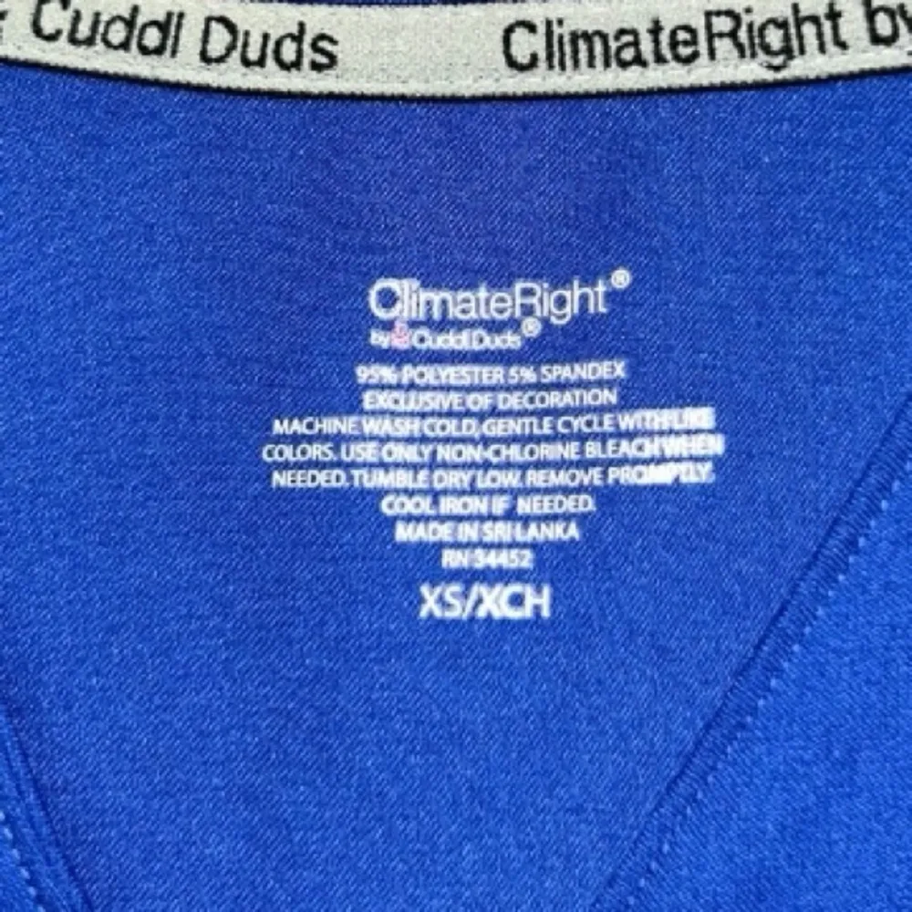 Climate Right Cuddl Duds Women’s Woven Twill Scrub Top V-neck  Blue XS - Image 7