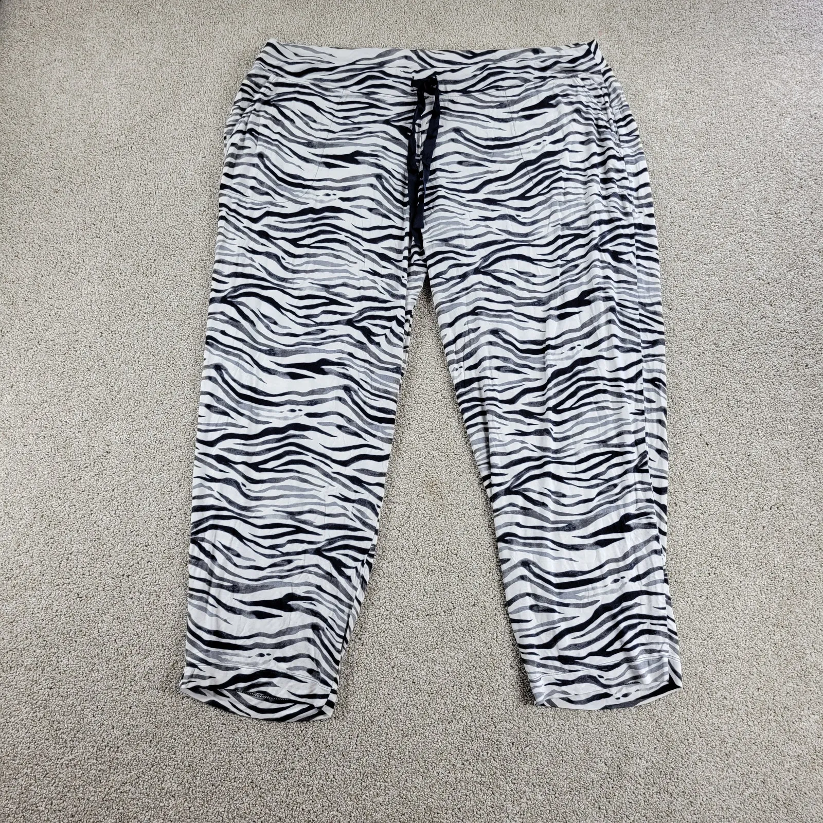 Soma Womens Pajamas XXL White Balck Gray Zebra Print Top Bottom‎ Drawstring Set Size undefined - Image 2