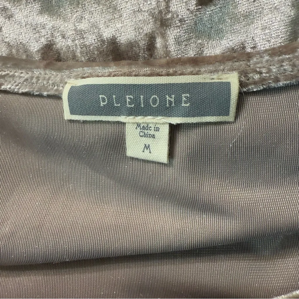 Anthropologie‎ Pleione Crushed Velvet Twist Top size M - Image 2