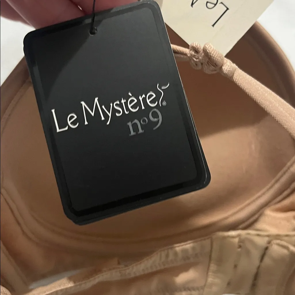 New Le Mystere Woman’s Strapless Bra Size 32D Nude Beige Style 7759 NWT Tan - Image 9