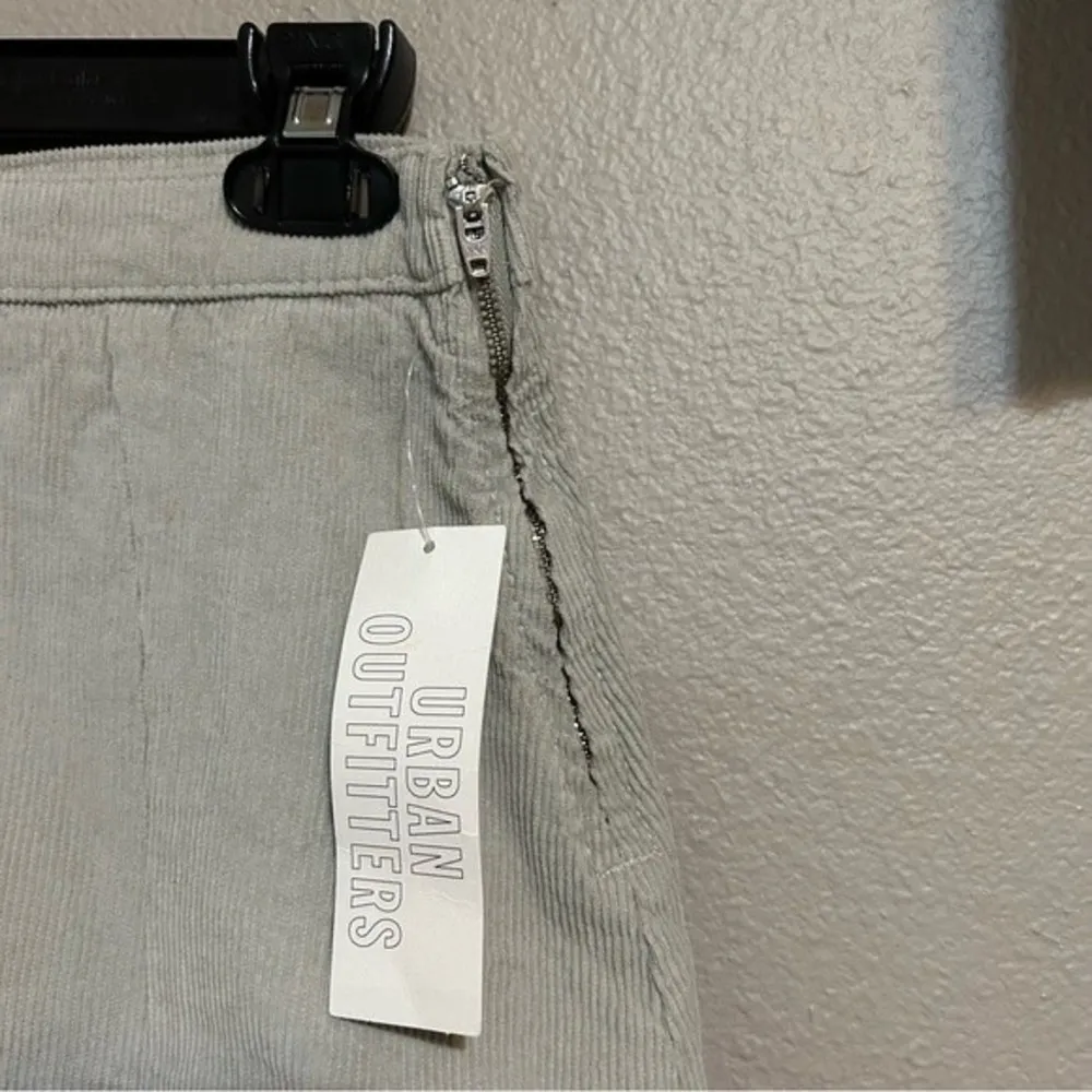 NEW Urban Outfitters BDG neutral corduroy pleated kilt mini skirt size medium - Image 6