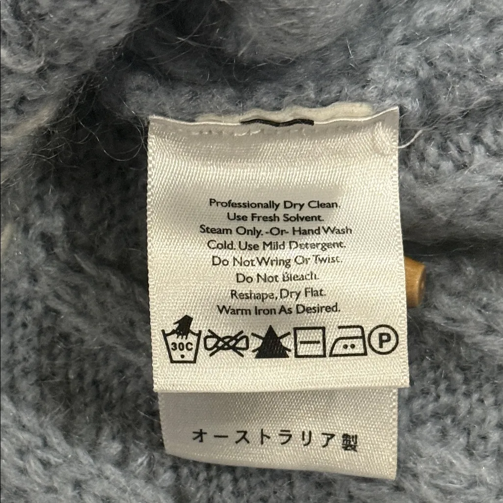 Eddie Bauer Cream and Gray Sweater - Image 6