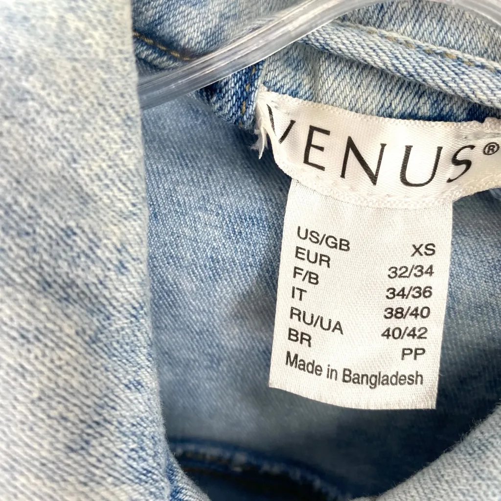 Venus Cut Off Cropped Denim Jacket Light Wash XS - Image 8