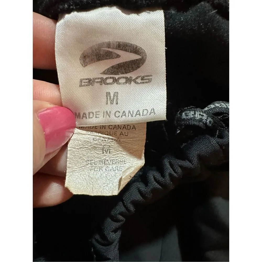 Brooks womens pull on track running black pants sz M - Image 3