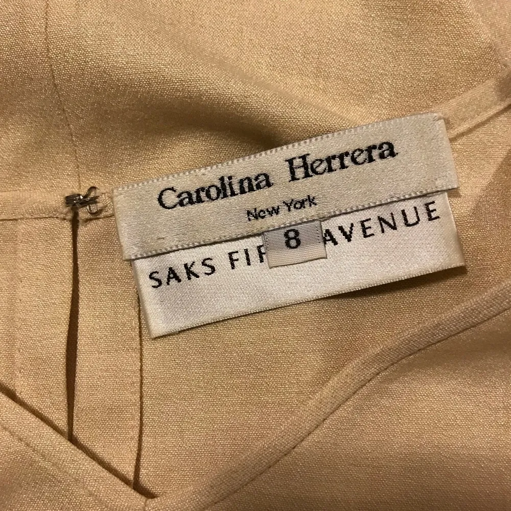 Carolina Herrera Saks 5th Ave Beige Skirt & Blazer, Size 8 - Image 7