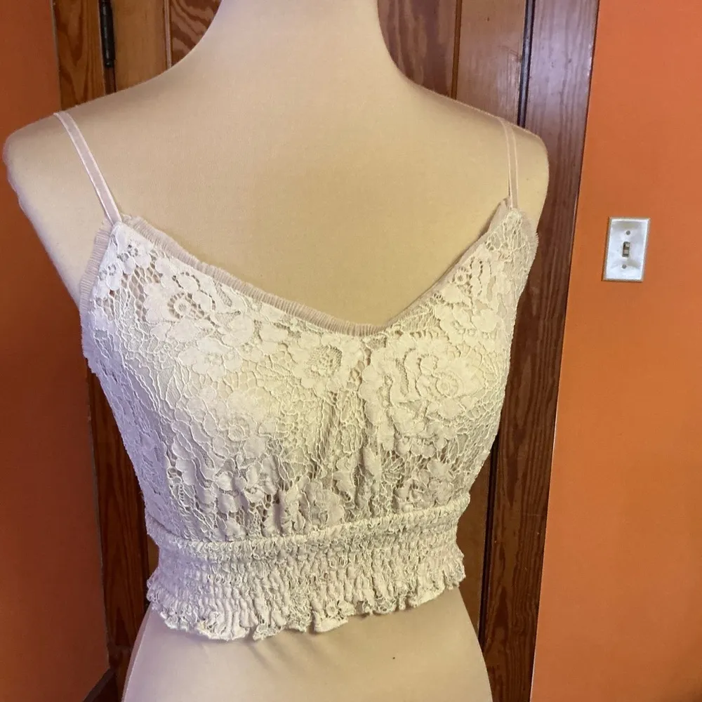 Forever 21 eggshell lace bralette - Image 3