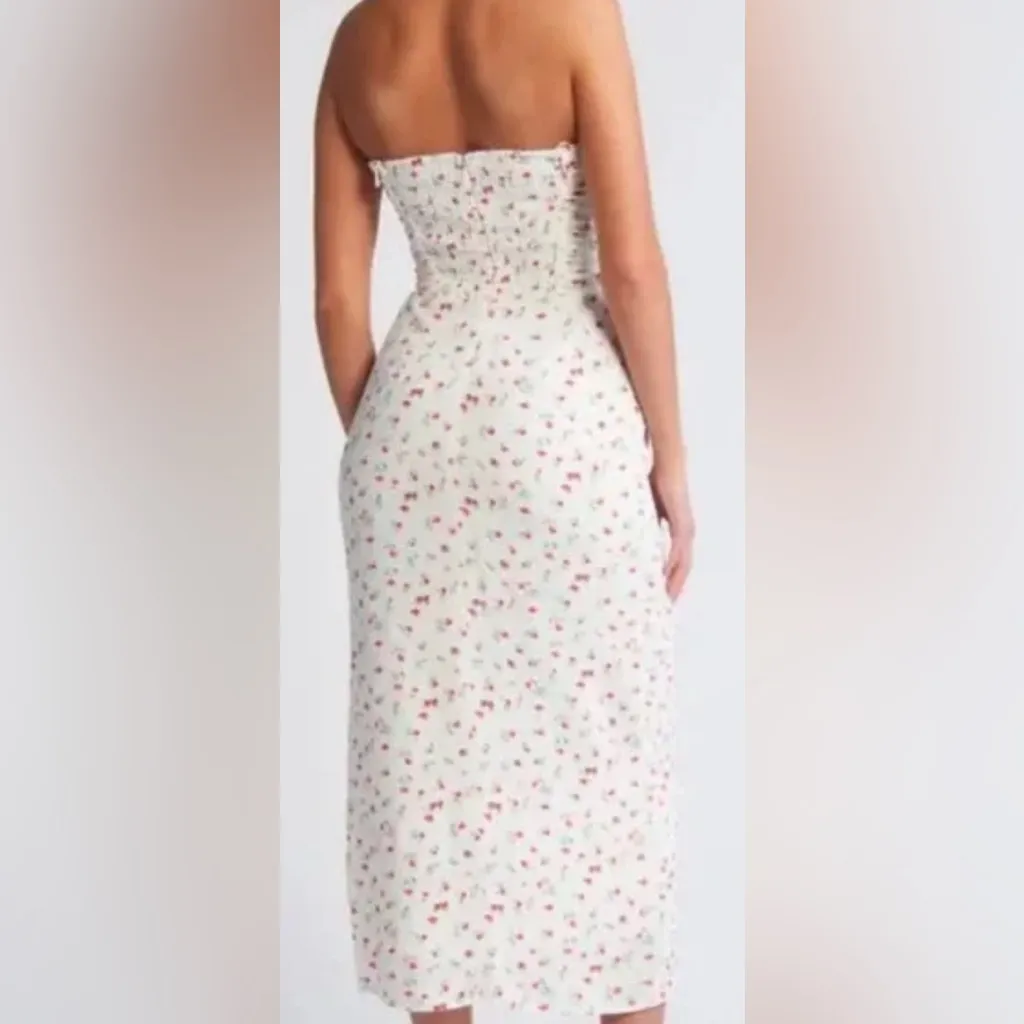 NWT Wayf Ditsy Floral dress - Image 5