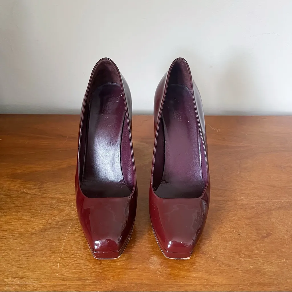 GUCCI • Tile Platform Pumps stiletto heels square toe burgundy patent leather - Image 2