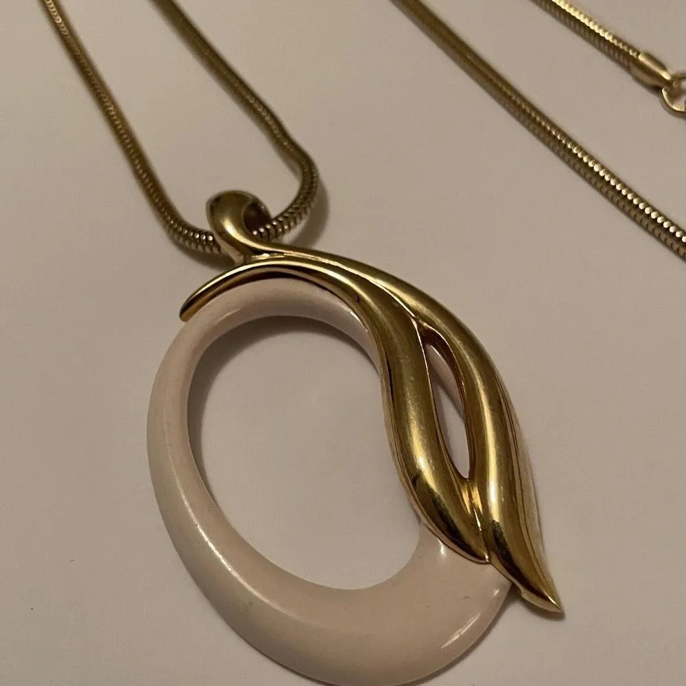 Trifari Costume Necklace - Gold Tone 28 Inch Chain Enamel Pendant Pinkish Cream - Image 4