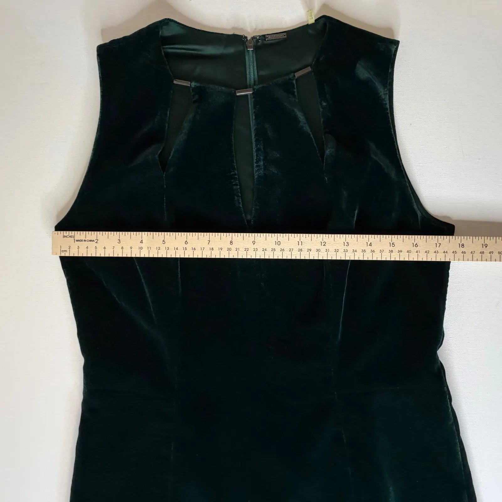 Elie Tahari Green Velvet Sheath Dress Size 8 Holiday Party Christmas Cocktail - Image 9