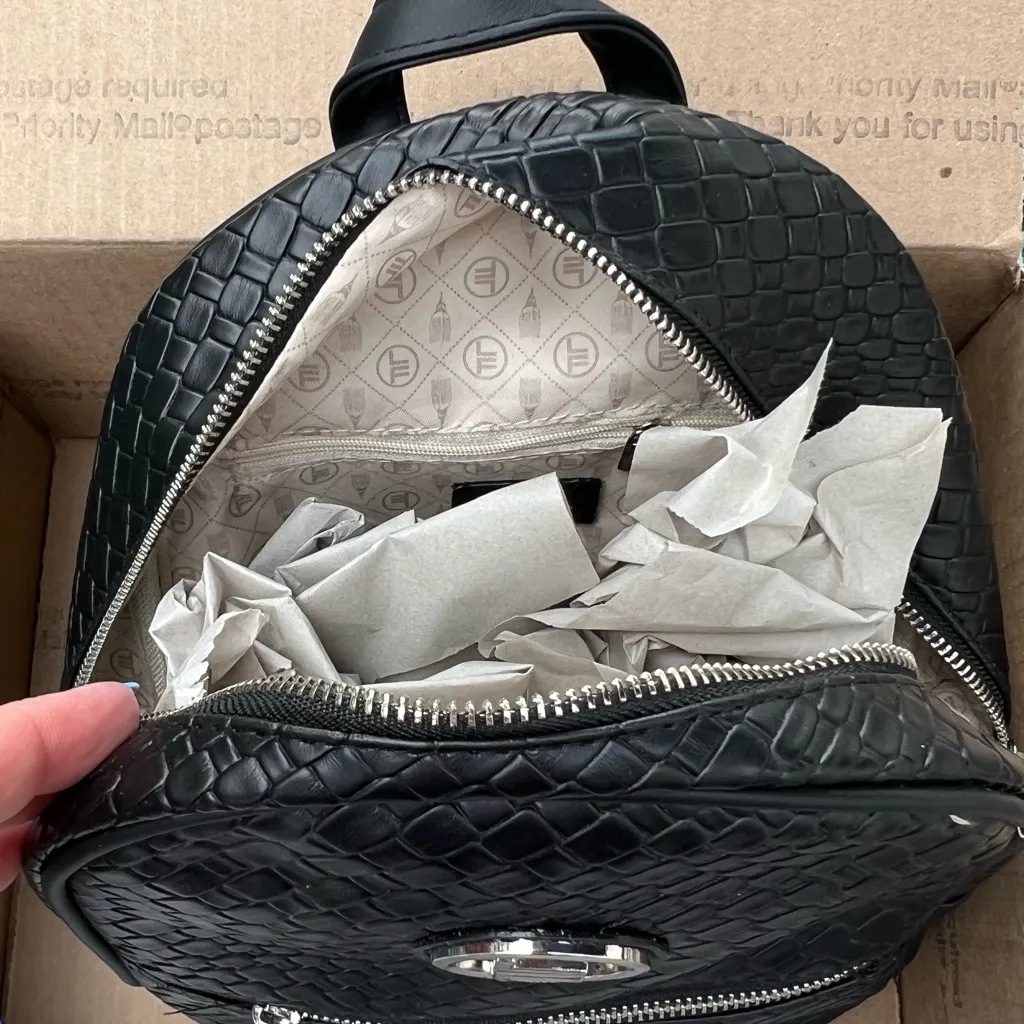 London Fog Bowery Medium Size Woven Backpack 100th Anniversary Edition NWT - Image 5