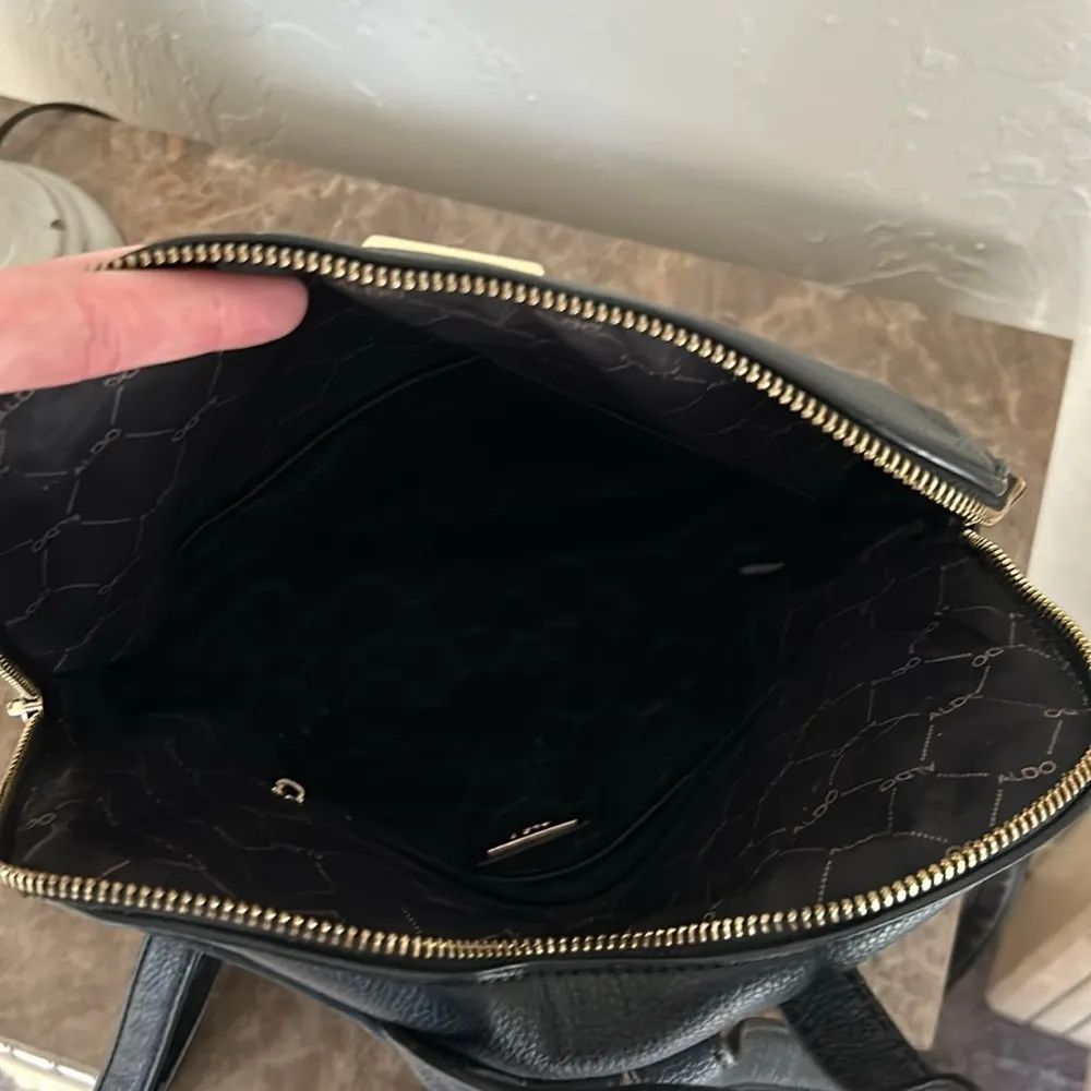 Black & gold faux leather aldo backpack - Image 5