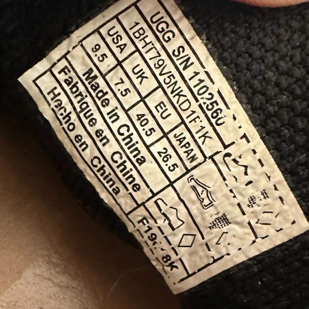 Ugg Sammy Chevron Black Slip-On Sneakers Flats Casual Comfy Size 9.5 Women's - Image 12