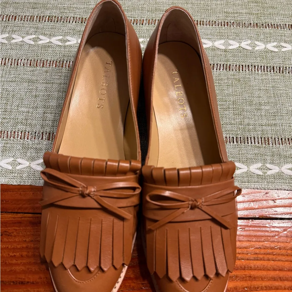TALBOTS LEIGHTON KILTIE LEATHER LOAFERS - SIZE 7 - Image 2