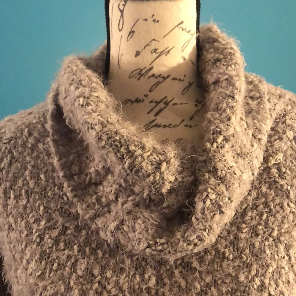 LAST CHANCE 💄 a.n.a Cowl Neck Sweater, size large - Image 3