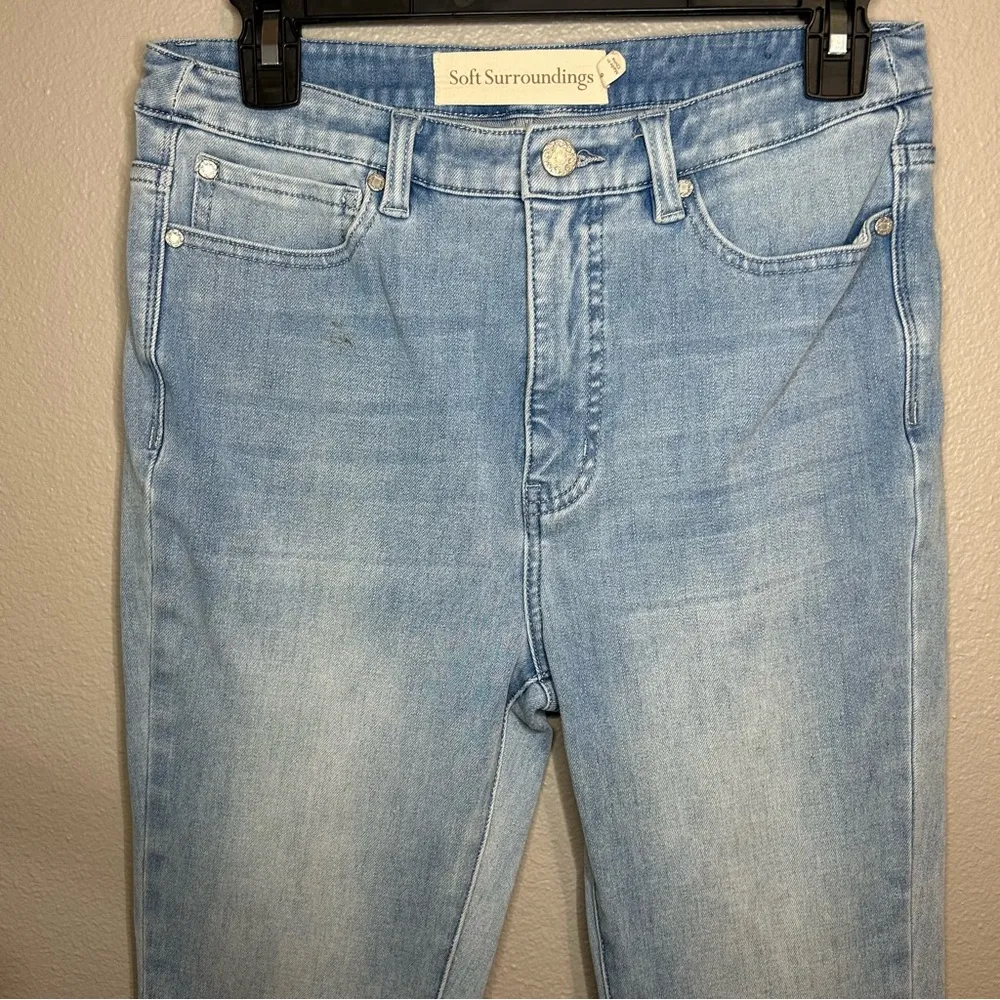 Soft Surroundings light wash high waist embroidered skinny jeans women’s size 6 - Image 3
