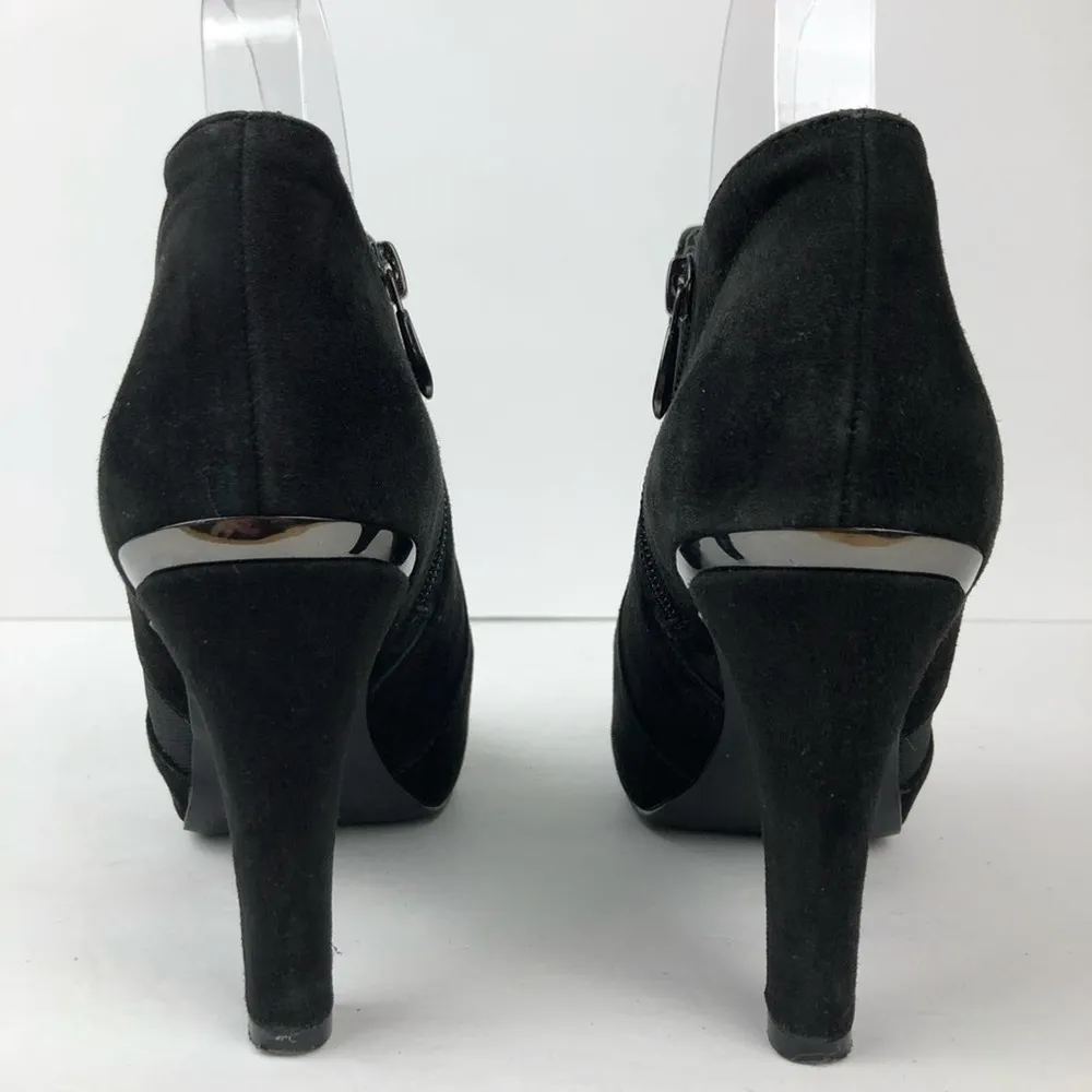 Tahari Suzi Suede Ankle Bootie in Black Size 6 - Image 3