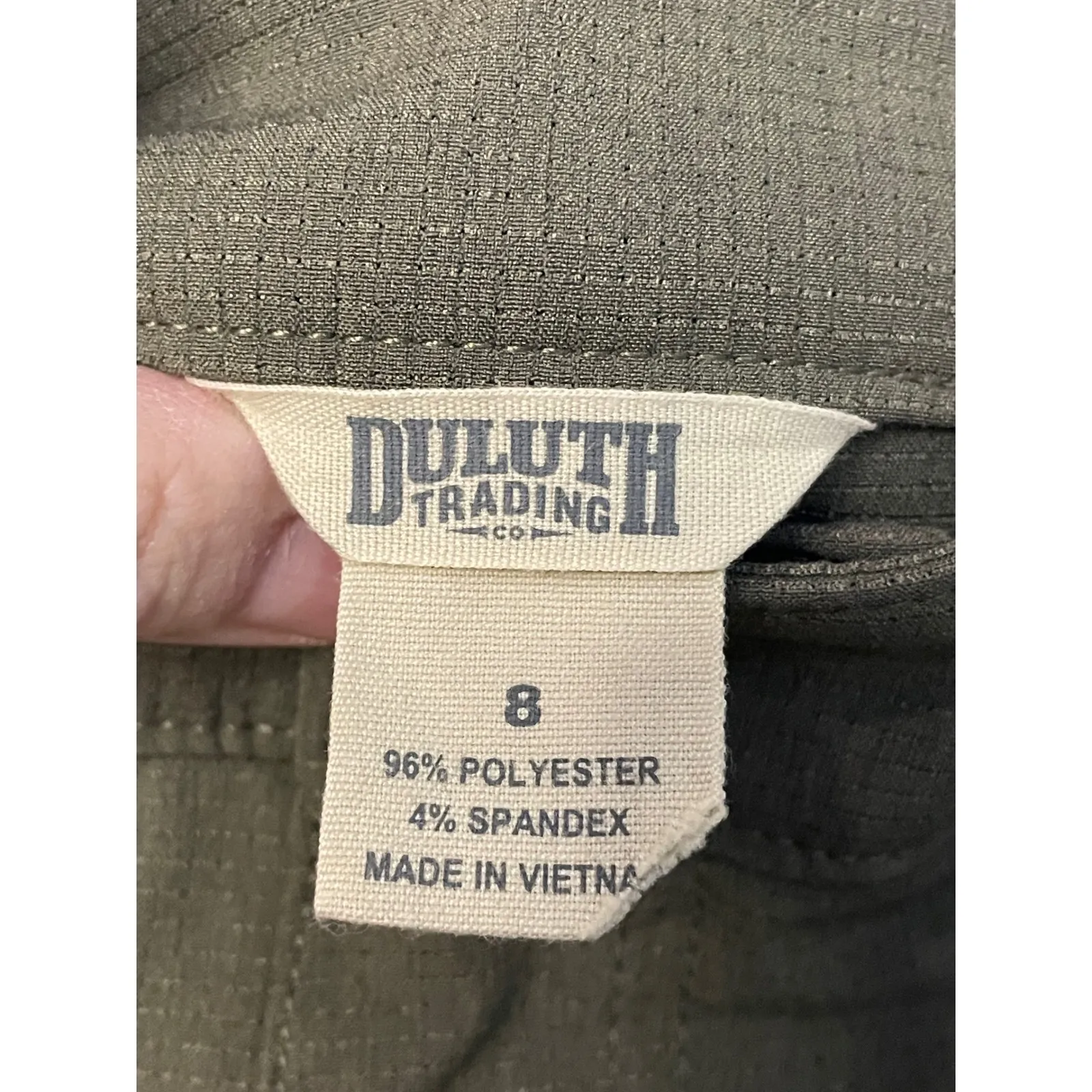 Duluth Trading Women Size 8 Khaki Cargo Shorts Zip Pocket Stretch Casual Outdoor Brown - Image 4