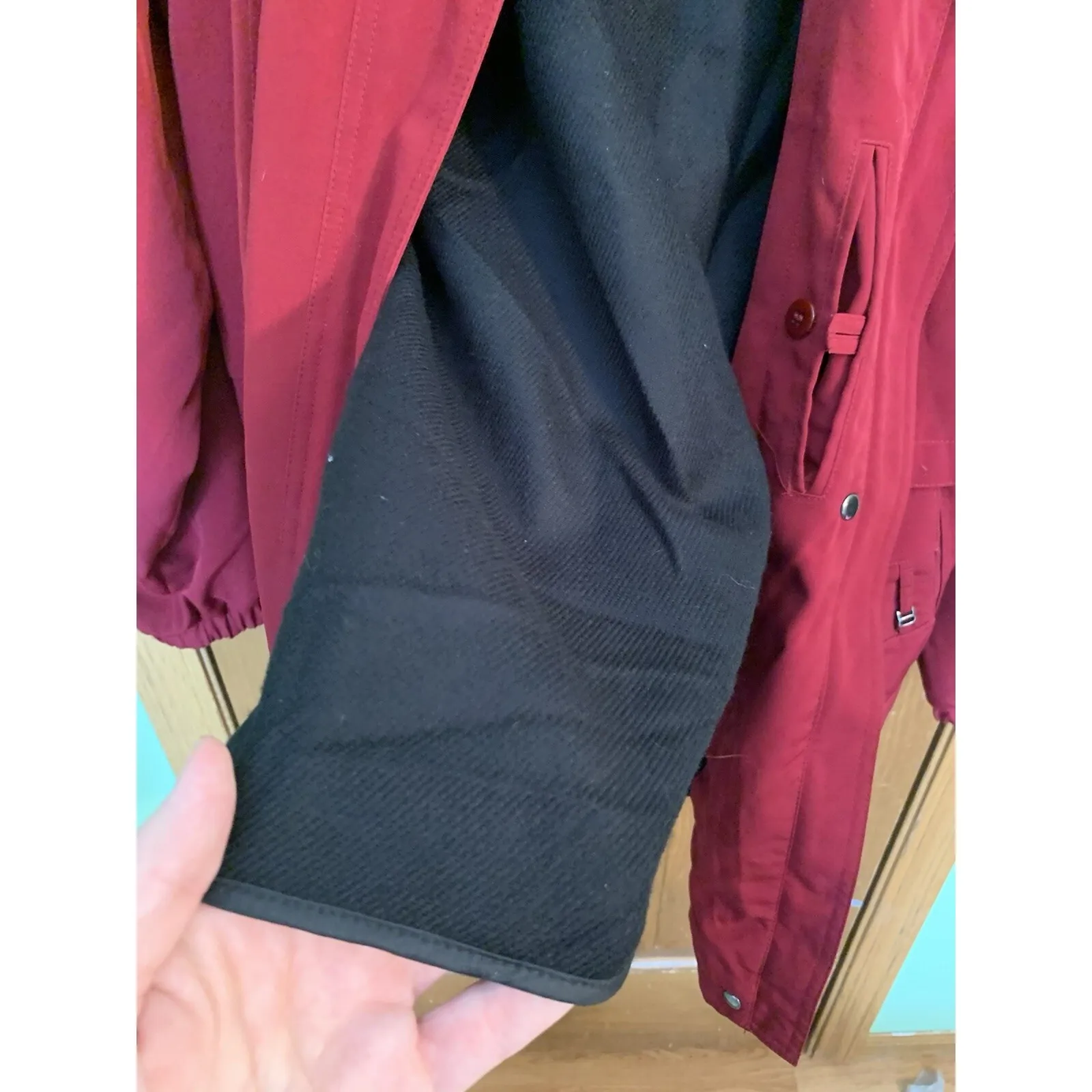 St John's Bay Women's Burgundy Quilted Jacket Coat Size Medium Hooded Zip Pocket - Image 9