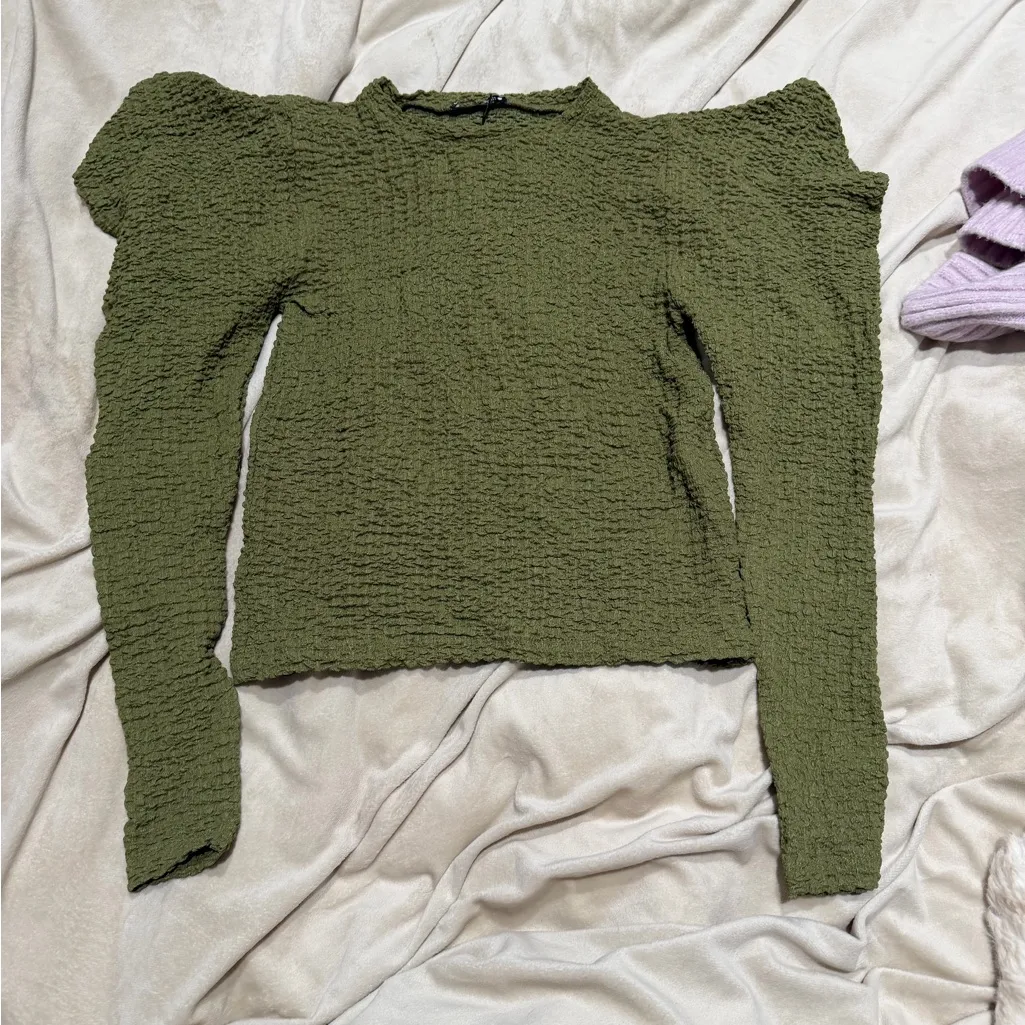 NWT Zara Green Textured puff sleeve  Long Sleeve Top - Image 4