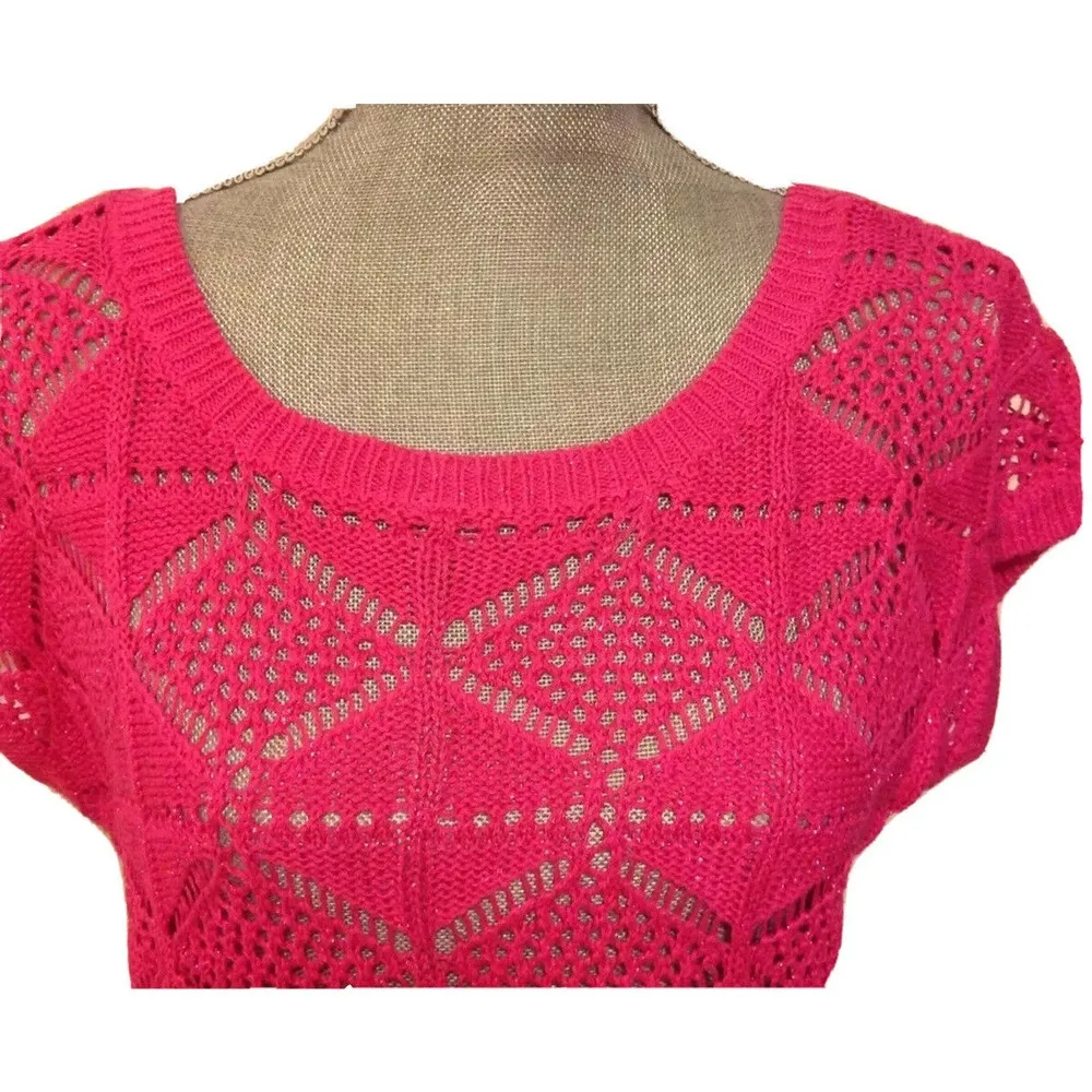 NEW Boy Meets Girl Pink Metallic Short Sleeve Buttoned Back Crochet Sweater M Size M - Image 2