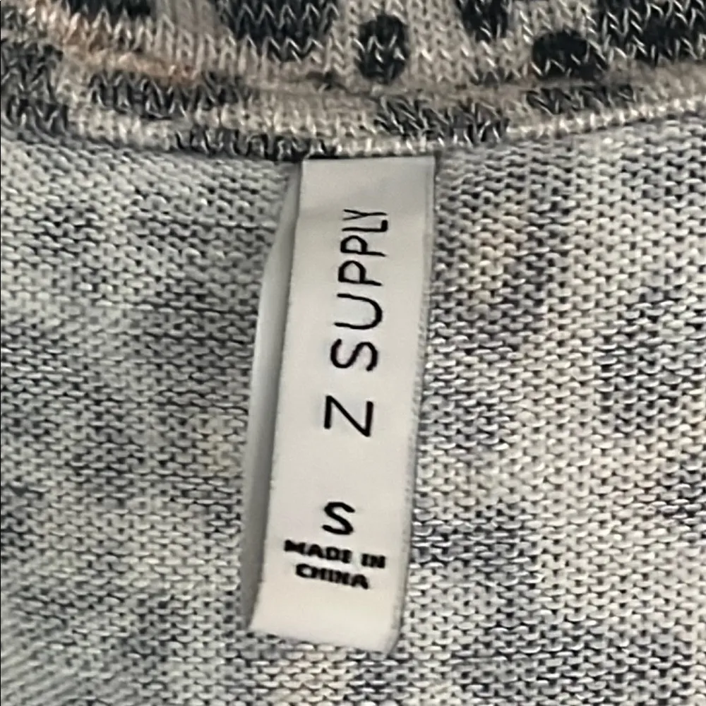 Z Supply Leopard Print Women's Top Excellent Condition - Image 2