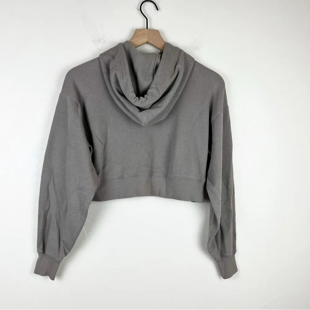 Aritzia Sunday Best Baby Waffle Thermal Cropped Relaxed Hoodie Sweatshirt Taupe - Image 12