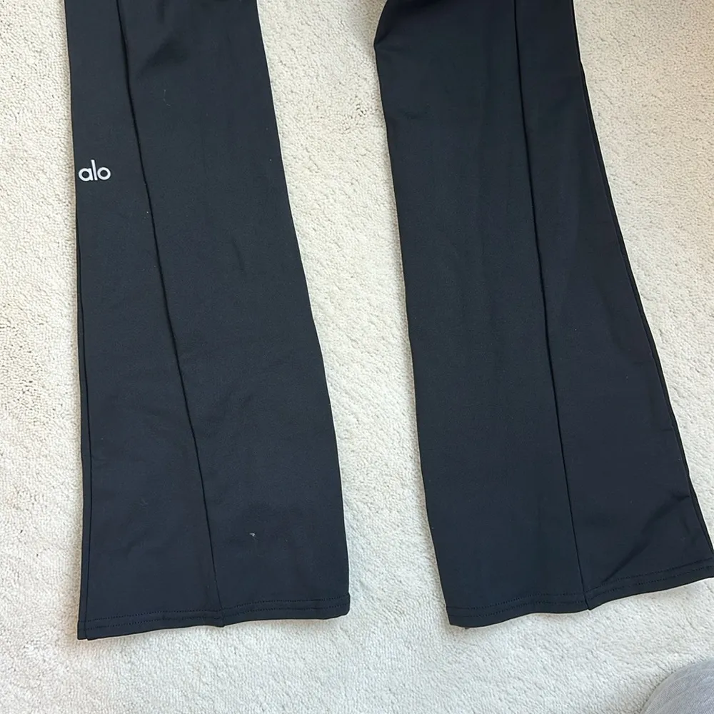 Alo High-Waist Zip It Flare Legging - Image 10