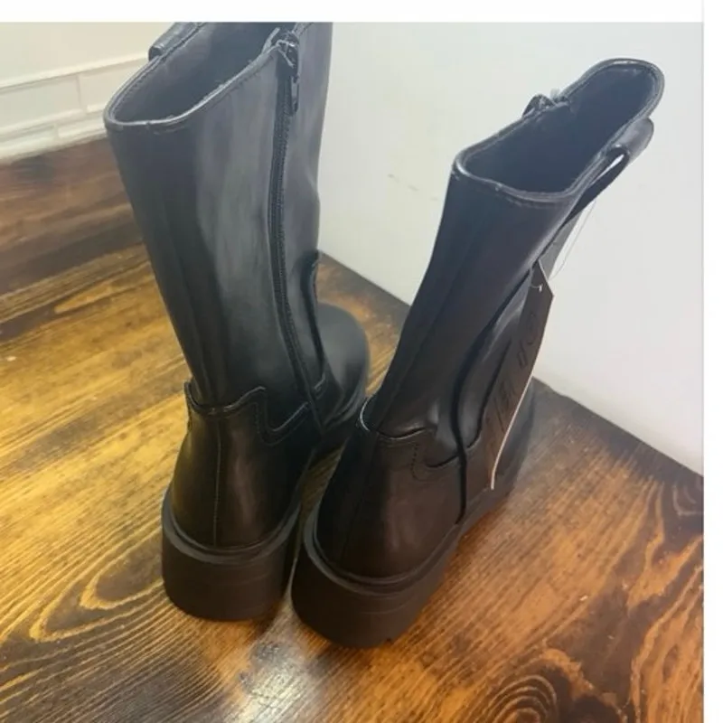 Time And Tru Black Boots Size 6 - Image 4