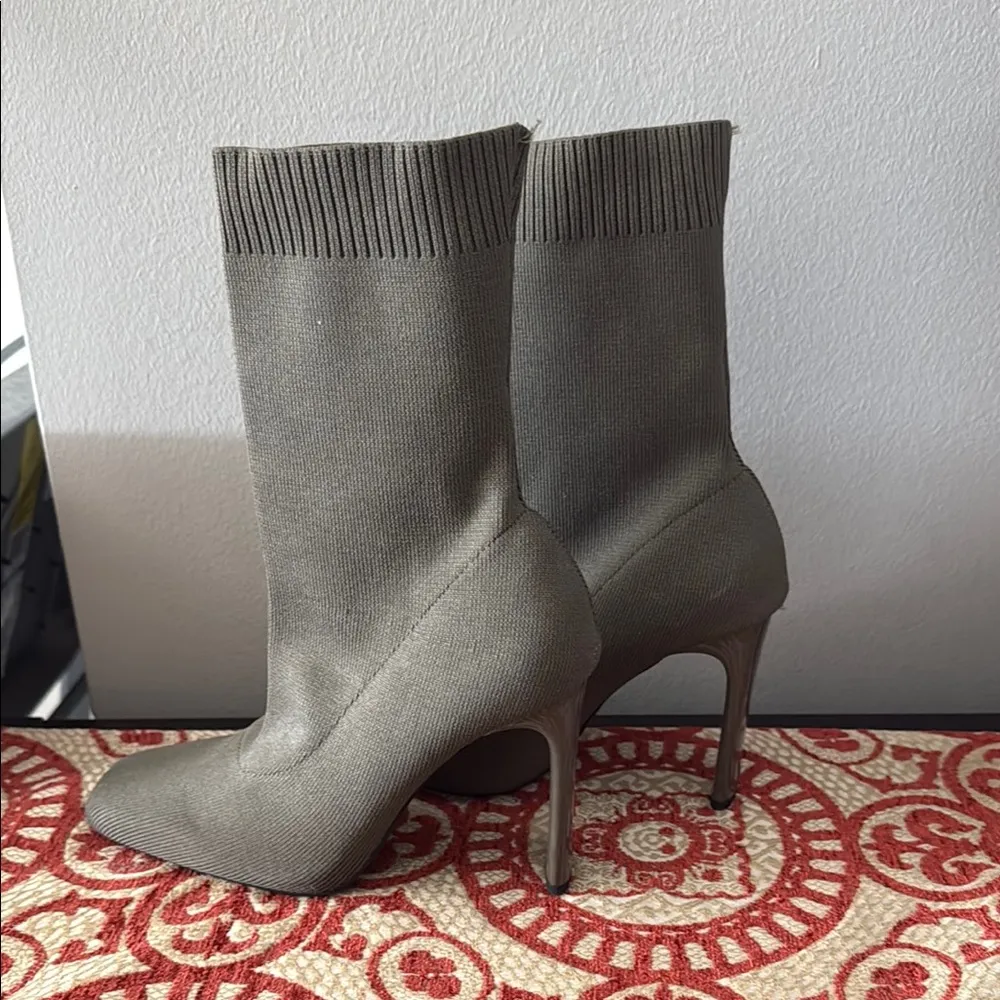 Elegant Tan Women's Sock Rectangle Toe Boots - Image 3