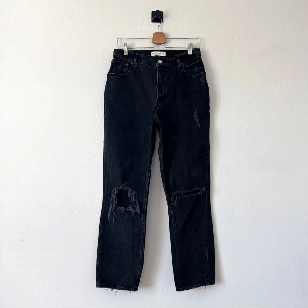 A&F Curve Love Ultra High Rise 90s Straight Jean in Black Destroy 29/8 Short - Image 7