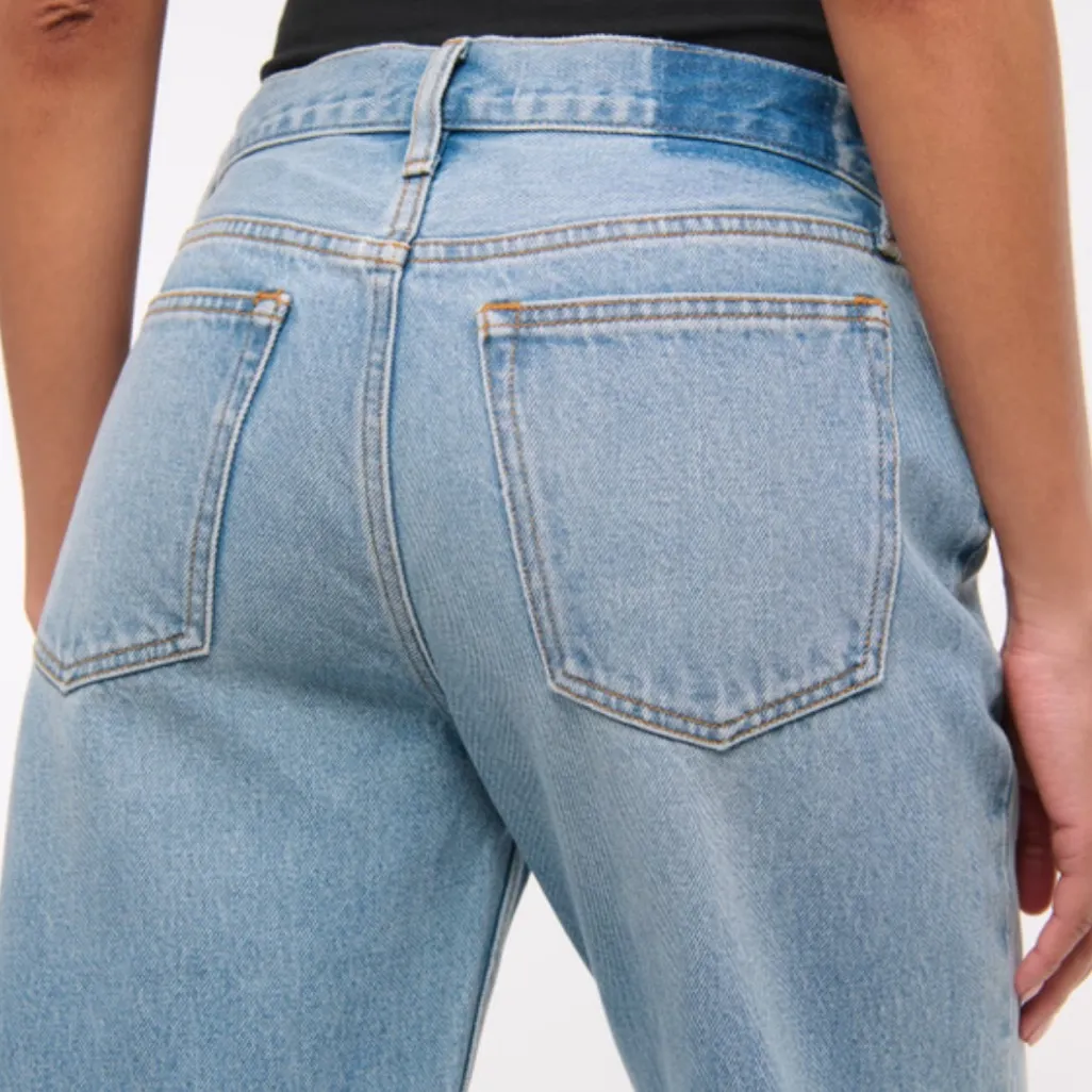 NWT Abercrombie & Fitch The Baggy Boot Mid-Rise Jeans Size 34 - Image 3