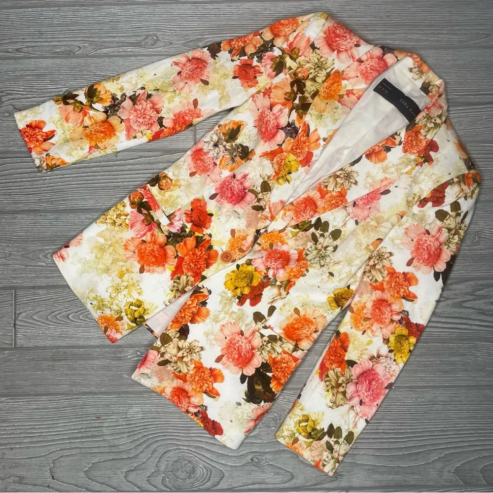 Zara basic Pique Floral long sleeve button front Blazer jacket size small - Image 3