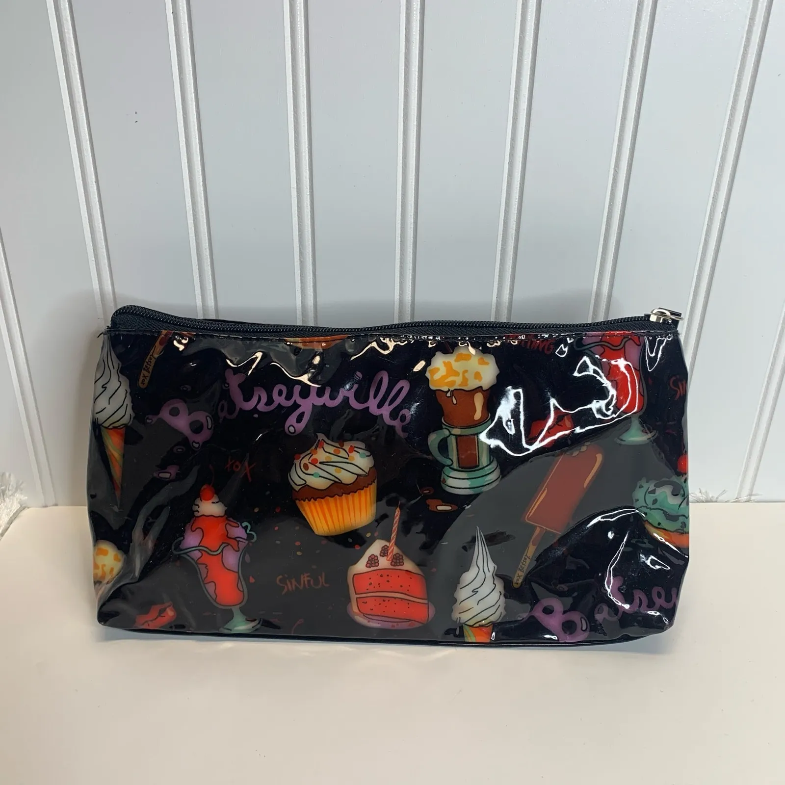 Betseyville Makeup Bag Black Plastic Cupcakes Sundaes Ice cream 11 x 6 x 3" - Image 2