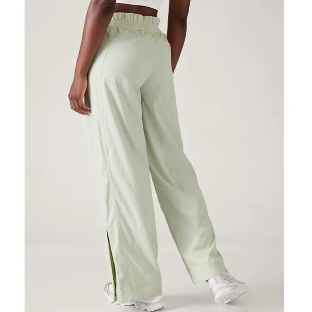 Athleta Trekkie High Rise Parachute Pant in Celadon Tint Green size 6 - Image 2