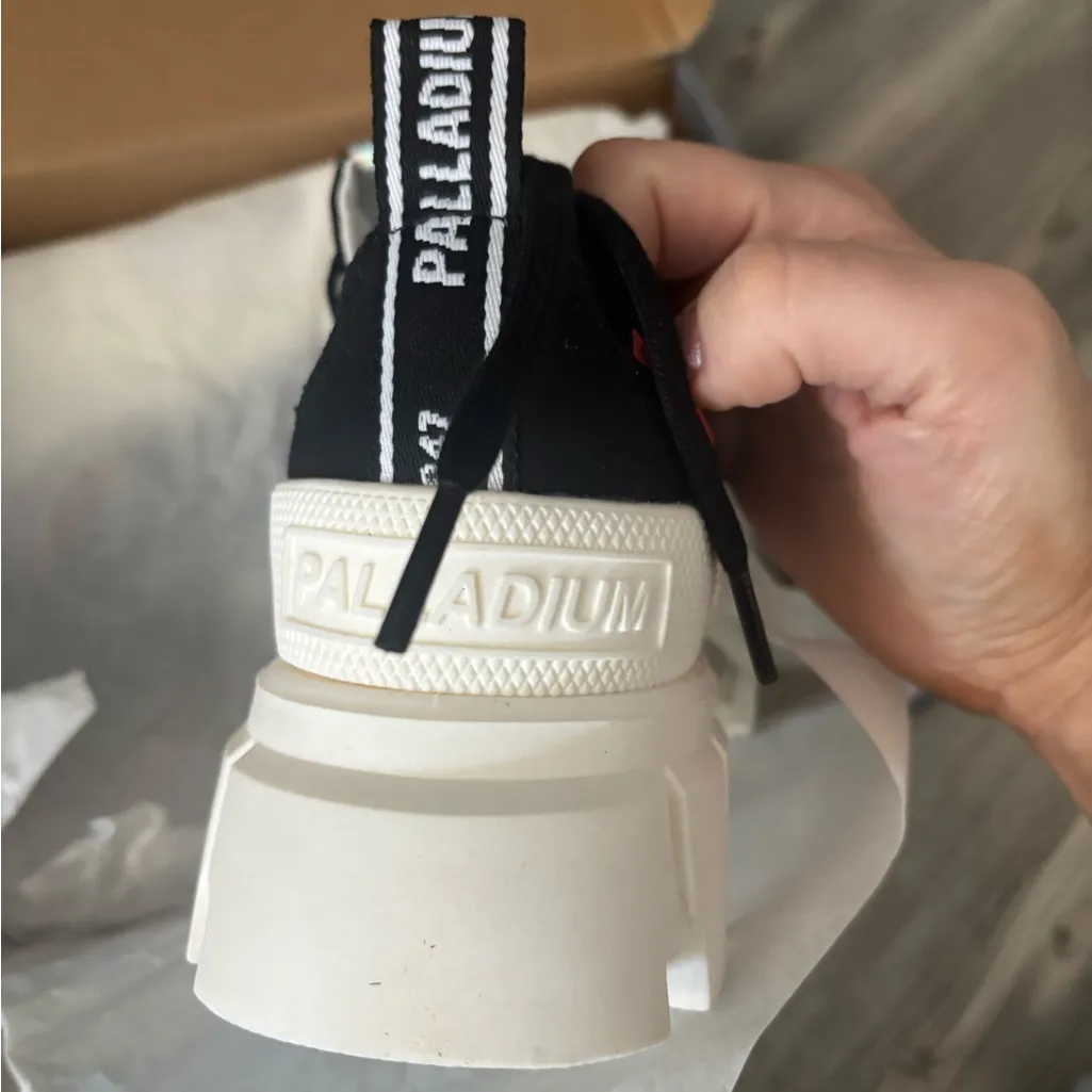 Palladium Revolt Lo TX Women’s Size 8 Black/Marshmallow Platform Sneakers Black - Image 5