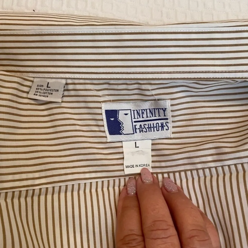 Vintage Infinity Fashion shirt Tiger Appliqué on front, breast pocket & on back Size L - Image 9