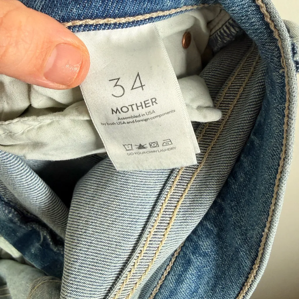 MOTHER Rise Sizzler Ankle Fray Jeans in Riding the Cliffside Wash Blue Size 34 - Image 7