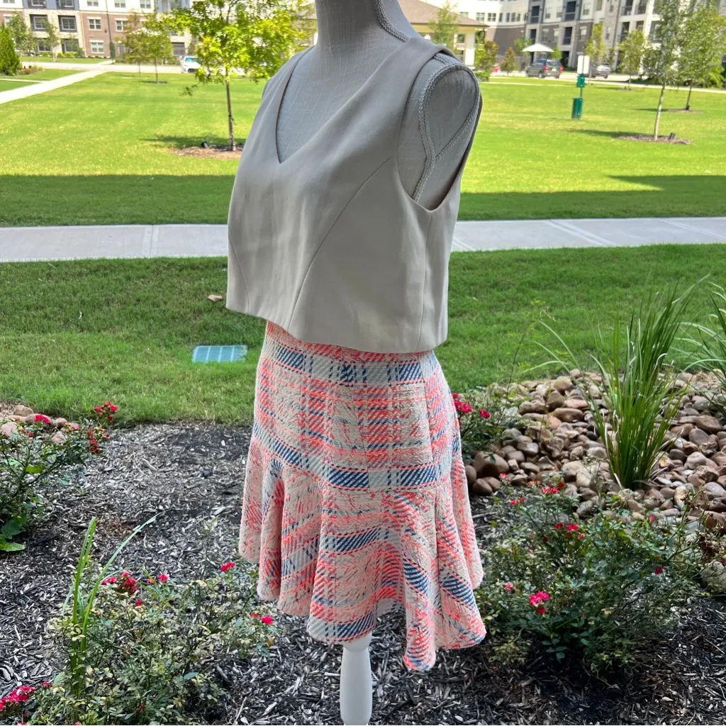 Black Halo Two Toned Coral And Beige Womans Sleeveless Dress - Image 6