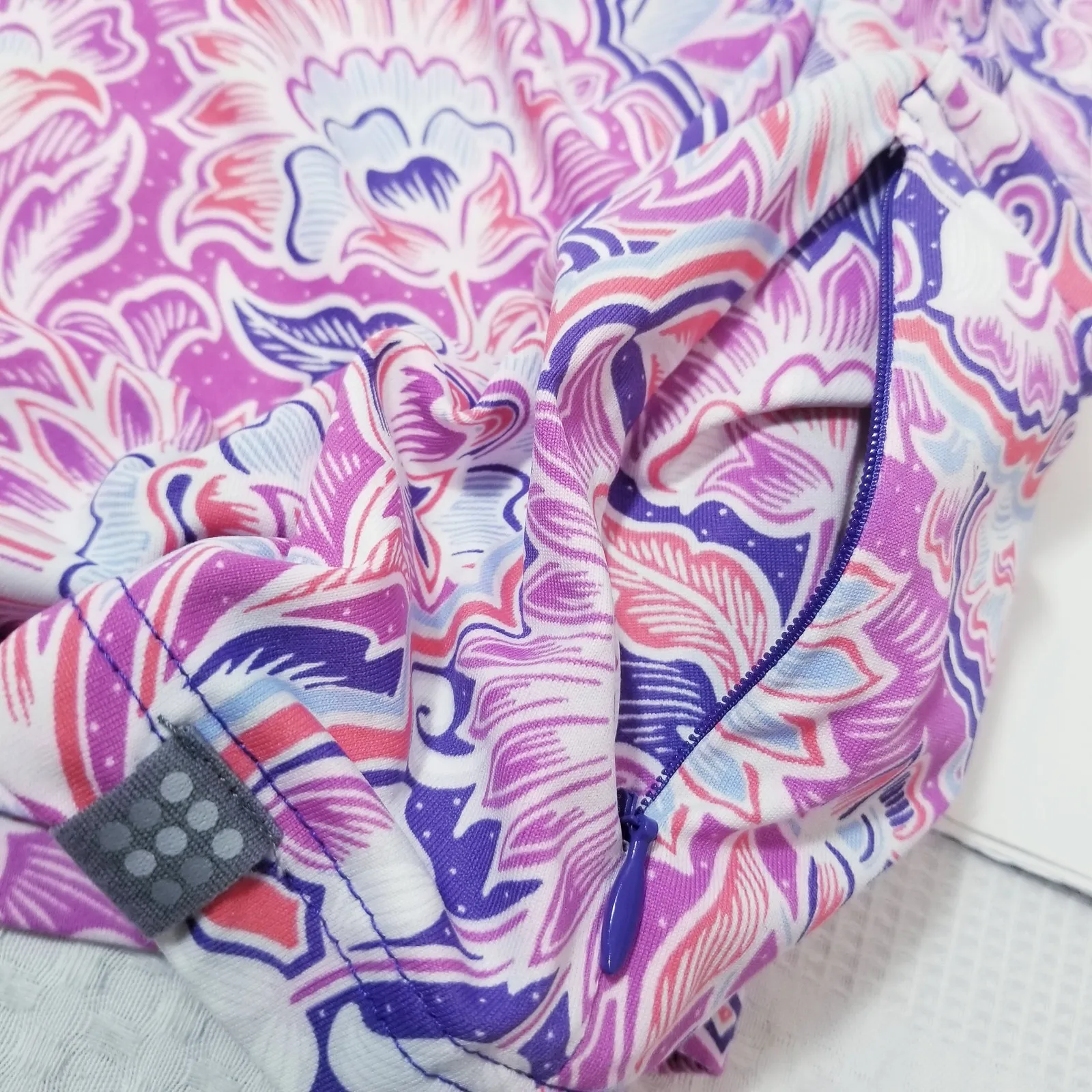 Title Nine Floral Prints Activewear Dress Zip pocket by the hem Pintuck Outdoor - Image 4