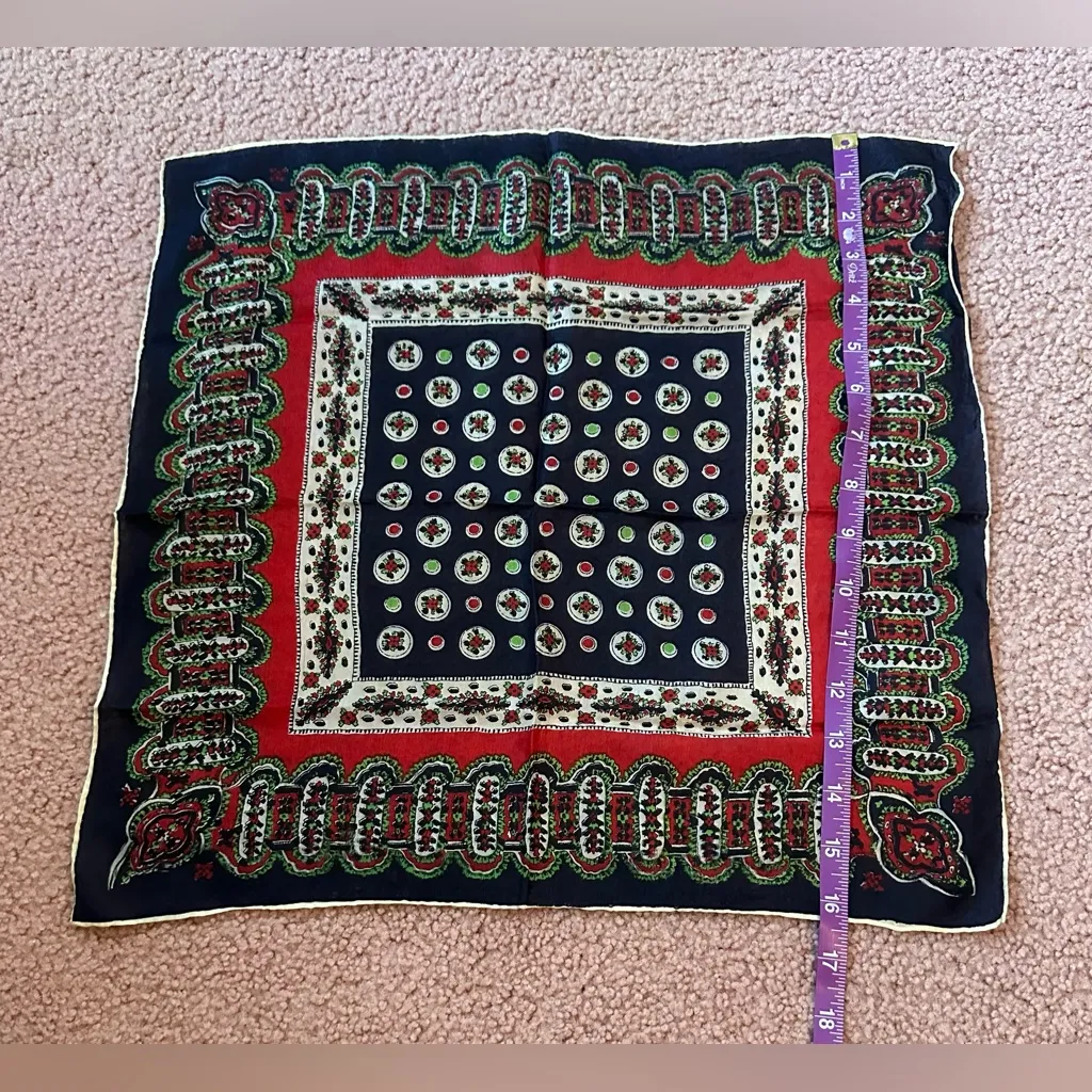 Vintage Feels Like 100% Silk Hand Rolled Scarf Smells Must/Perfume No Tags Navy Blue - Image 4