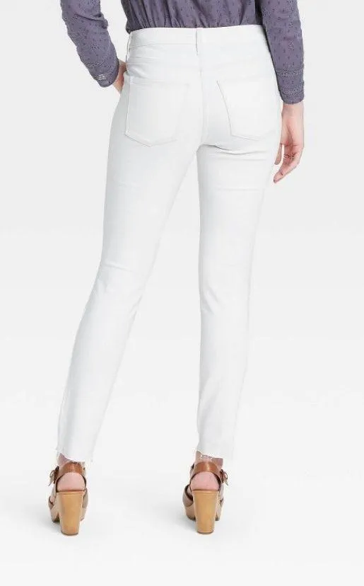 ‼️ Distressed White Skinny Jeans‼️ - Image 3