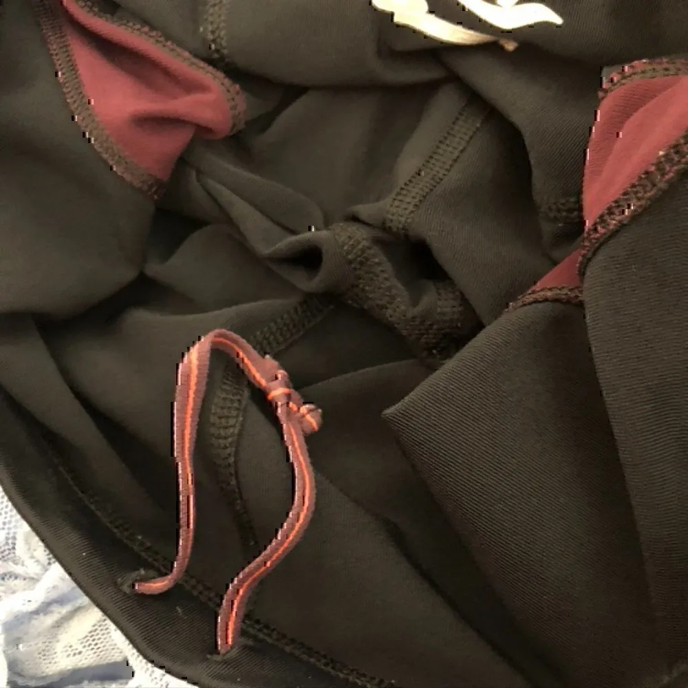 SAUCONY Black Burgundy Maroon Stripe Trim Capri Capris Active Leggings Legging - Image 11