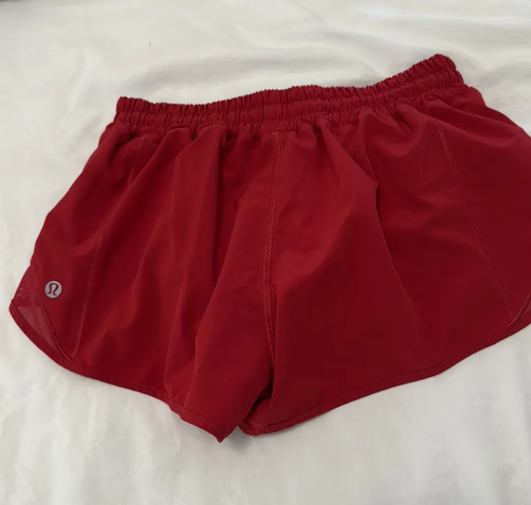 Lululemon Shorts Hotty Hot 2.5" - Image 2