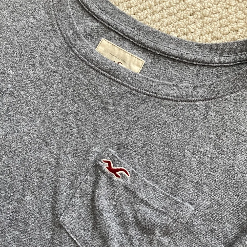 Hollister Crew Neck Pocket T-Shirt Top Shirt Basic Grey Small Basics Casual GUC - Image 3