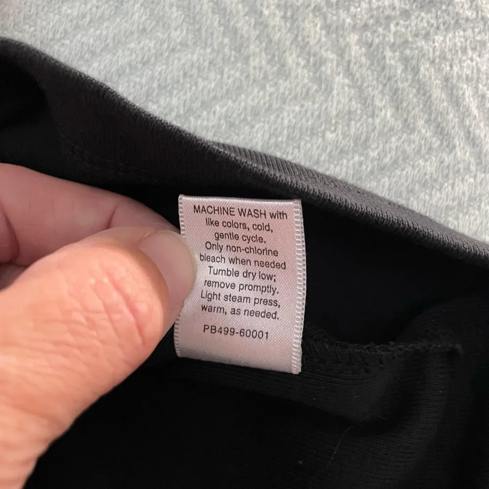 Pendleton Womens Size Small  Short Sleeve Tee T-Shirt Basic Black T Shirt - Image 3