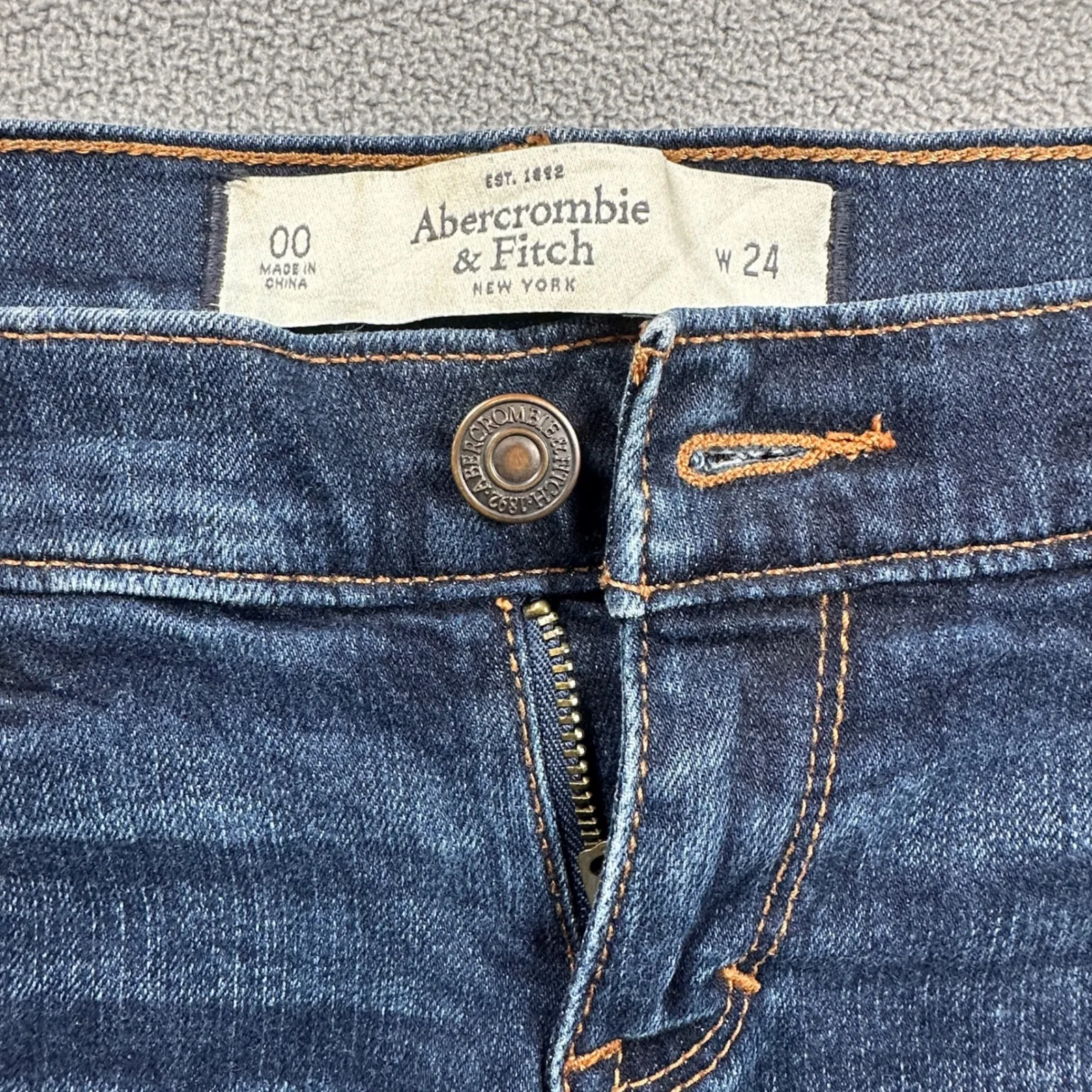 Abercrombie and Fitch Jean Cuffed Shorts Women 00 24W Blue Dark Wash Low R Denim - Image 3