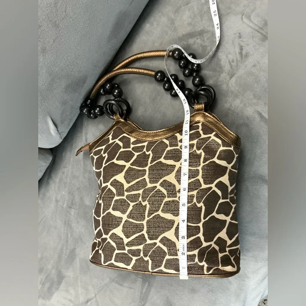 Super cute “ giraffe “ tote🦒 Gold - Image 6